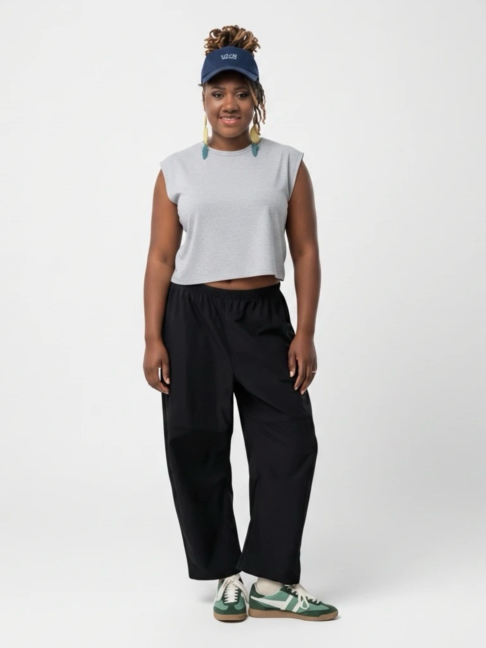 Relaxed Wide-Leg Barrel Trousers in Black